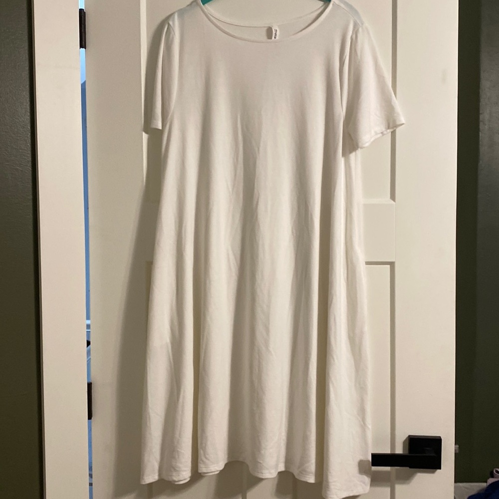 NWOT white swing dress size large